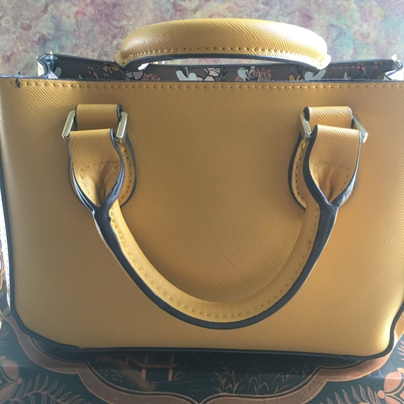 NWT Steve Madden Mustard Floral Crossbody Purse - Picture 7 of 8